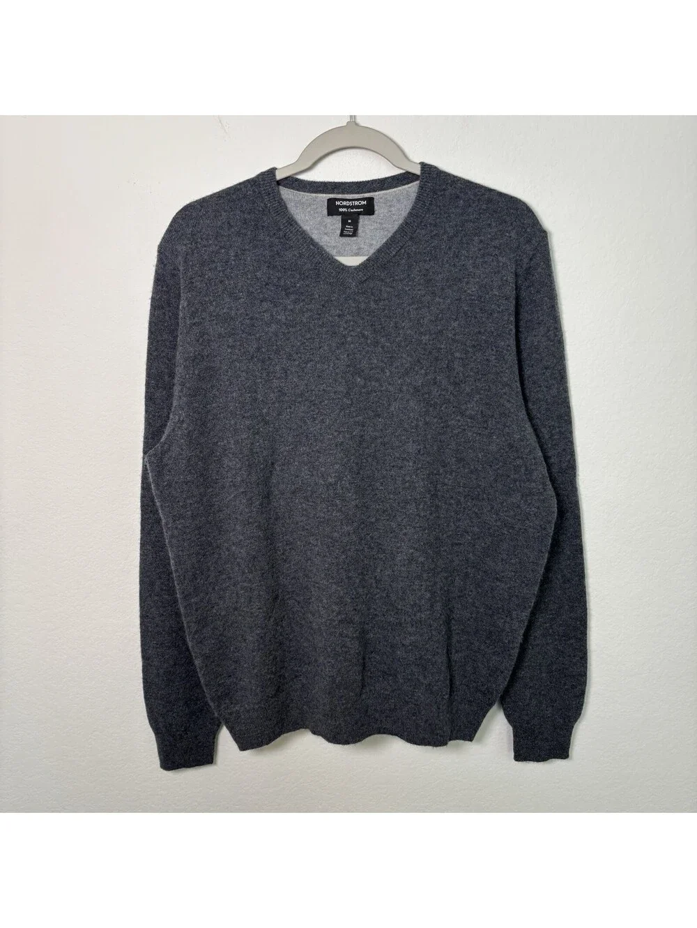 Nordstrom Men’s 100% Cashmere V-Neck Sweater Dark Grey Size M Quiet Luxury EUC